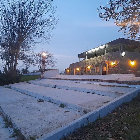 Hostal Entreolivos Badajoz Esterno foto