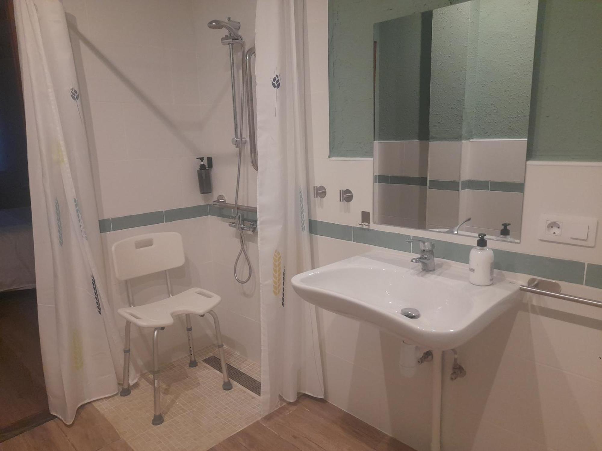 Hostal Entreolivos Badajoz Esterno foto