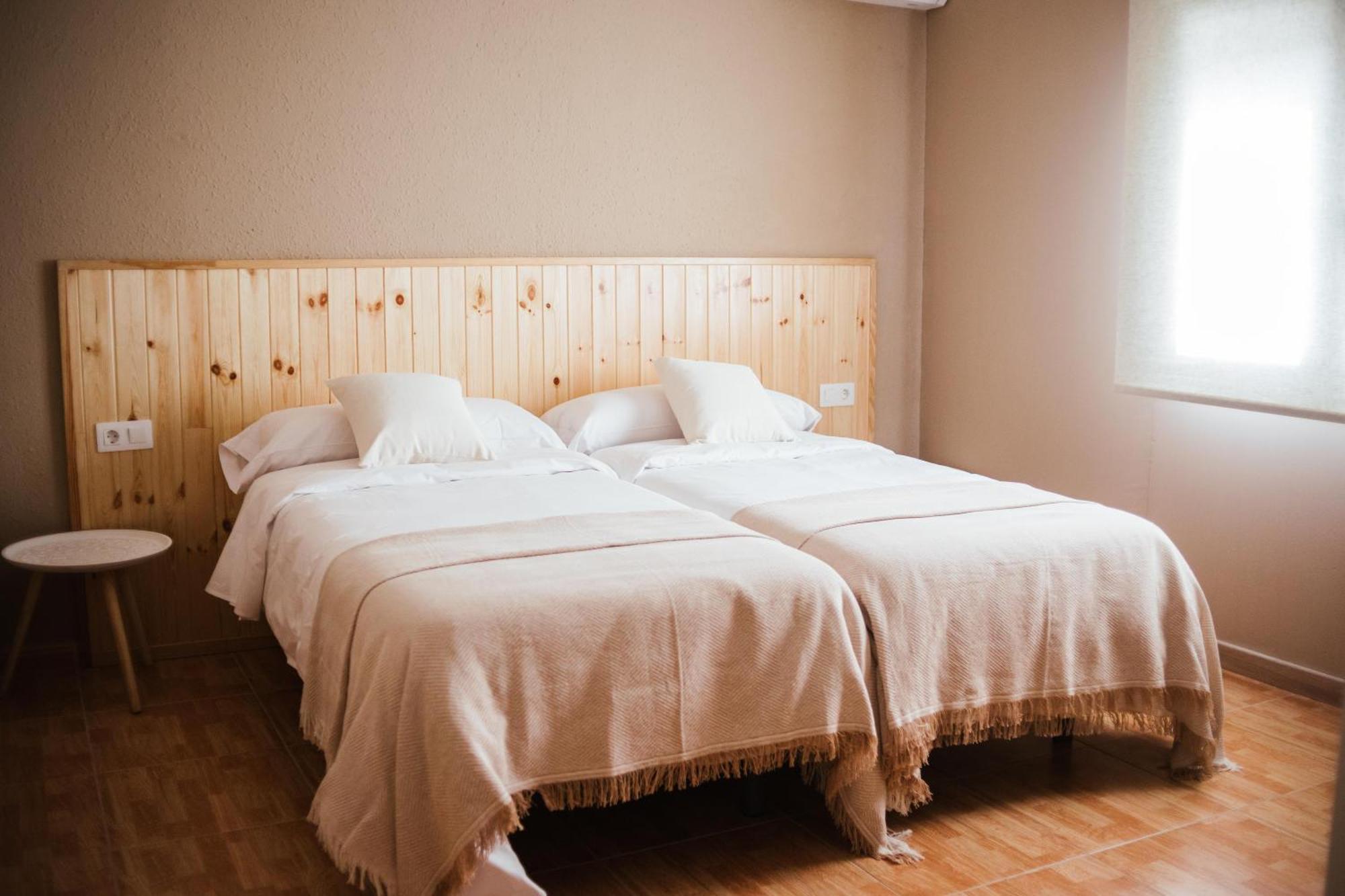 Hostal Entreolivos Badajoz Esterno foto