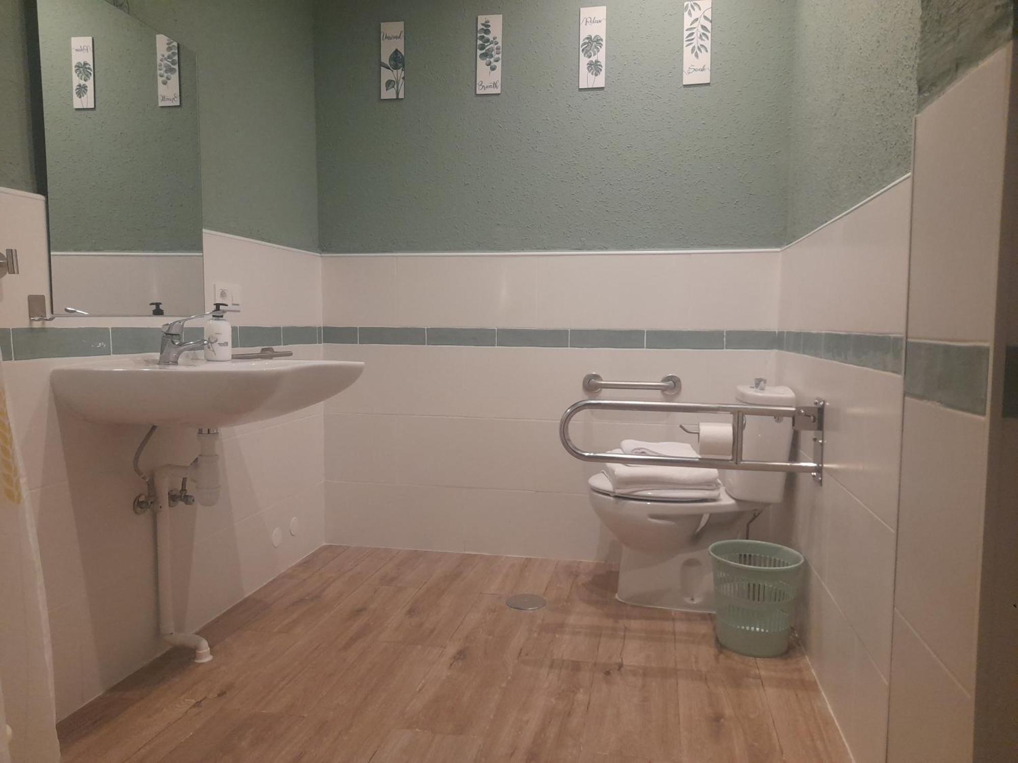 Hostal Entreolivos Badajoz Esterno foto
